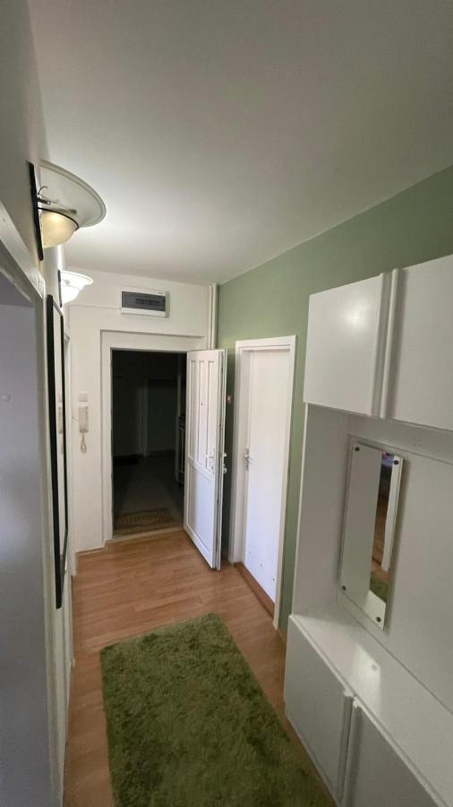 Apartman Jelena II Sremska Mitrovica Exterior foto