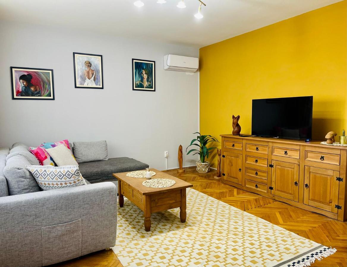 Apartman Jelena II Sremska Mitrovica Exterior foto