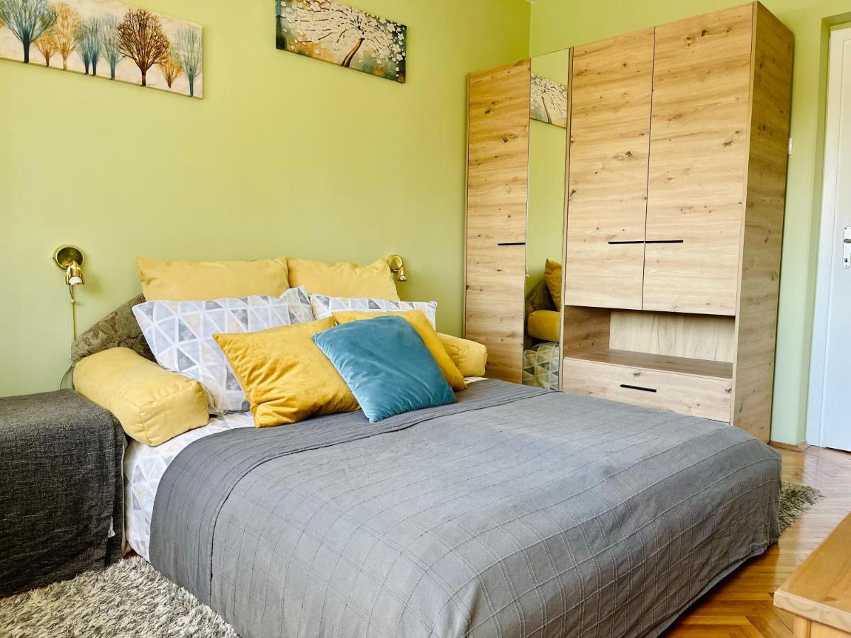 Apartman Jelena II Sremska Mitrovica Exterior foto