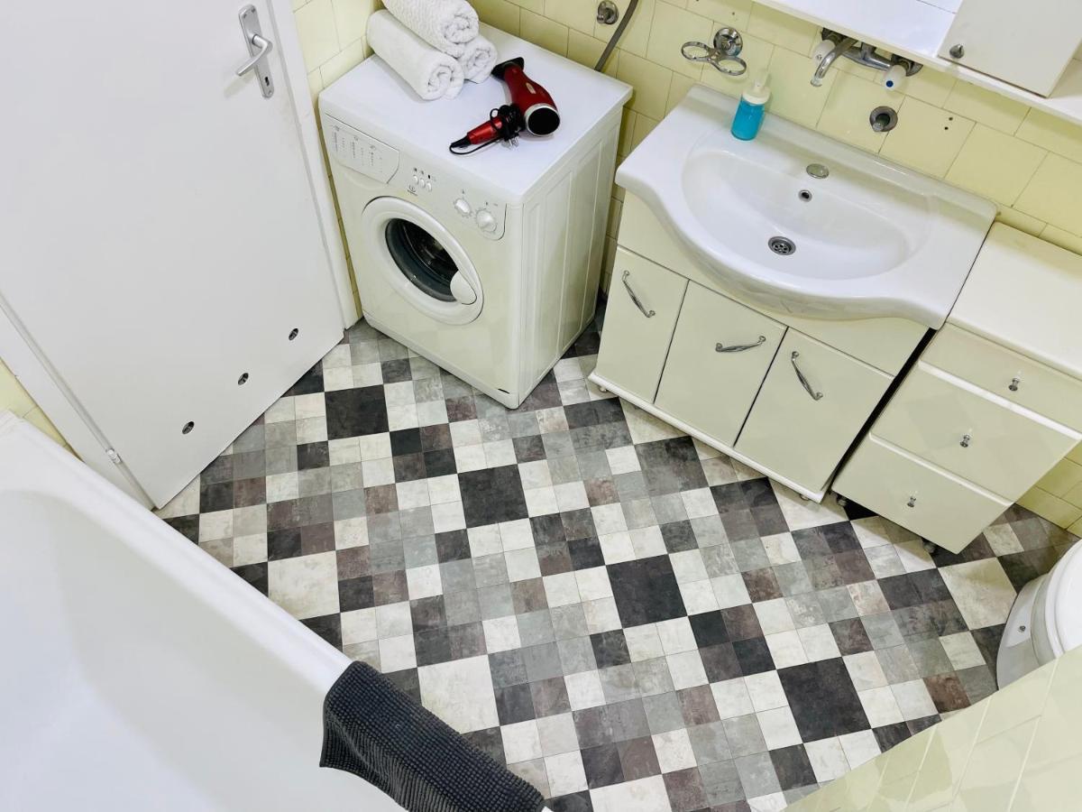 Apartman Jelena II Sremska Mitrovica Exterior foto